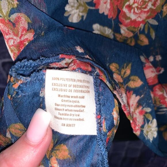 💋Bundle 4 items for $20. Add items💋 to a bundle. Items with 💋are eligible - Picture 9 of 16